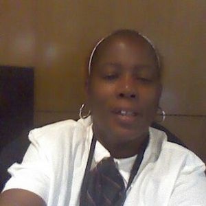 Meet your Posher, Lenora